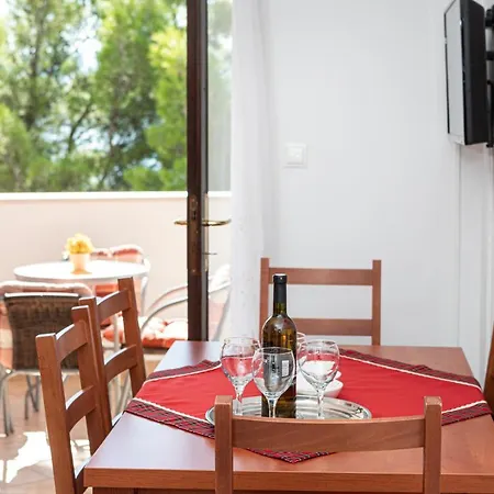 Apartments Cvita Omis Exterior photo
